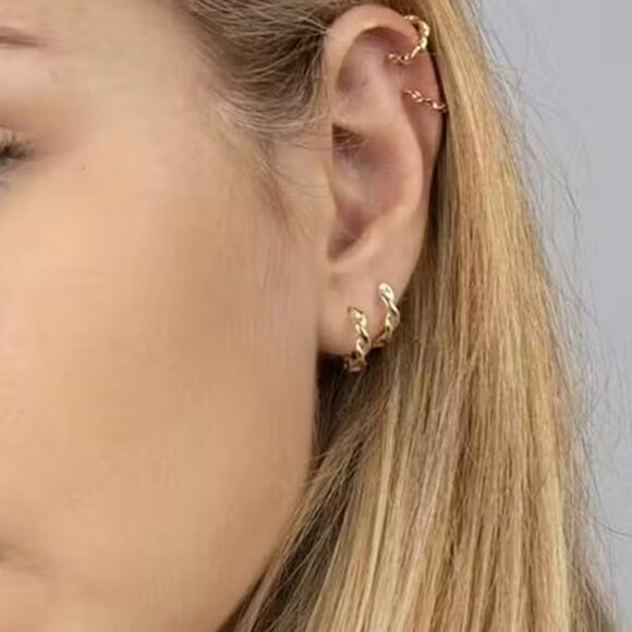 Huggie Earrings Gold Earrings Dainty Wave huggie Minimalist Earrings Adorable - Picture 13 of 16